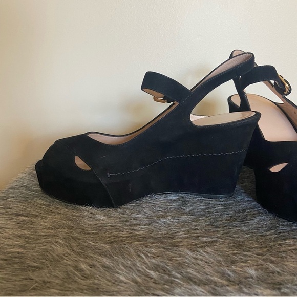 Stuart Weitzman Black Suede Turnover Platform Heel - Picture 8 of 14